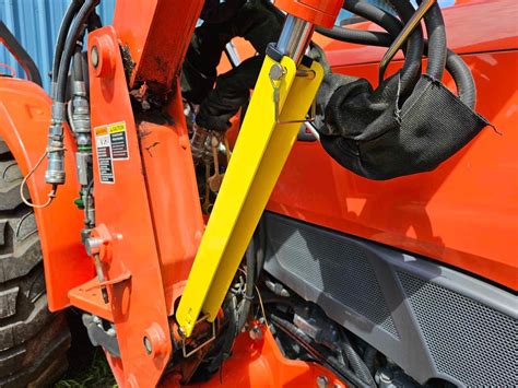 tractor loader cylinder safety